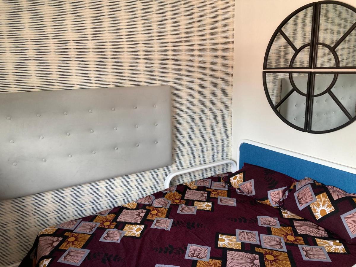Chandra House سويندون المظهر الخارجي الصورة